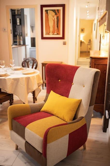 Le "Pied A Terre" - Appartement Plein Centre Avec Parking Prive Bourges Kültér fotó